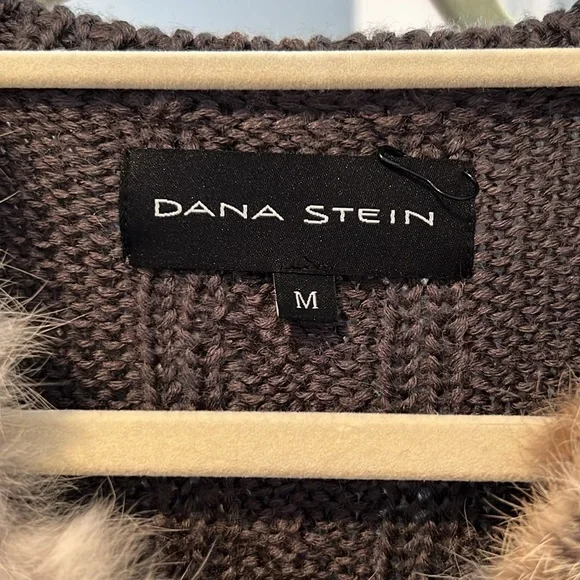 Gorgeous never worn rabbit fur vest - Picture 2 of 6